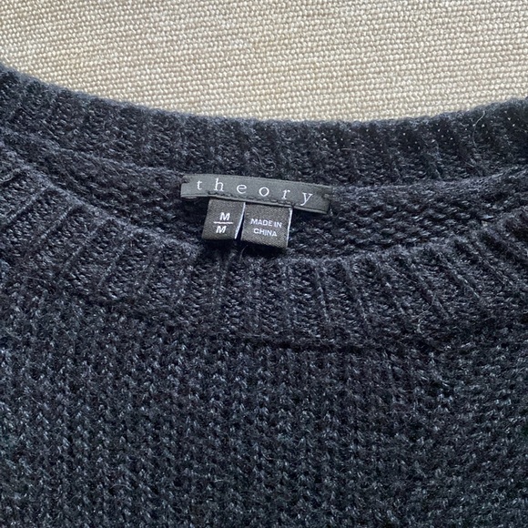 Theory Aleesna Leuna Silk Alpaca Blend Black Knit Button Shoulder Sweater Size M - Picture 4 of 13